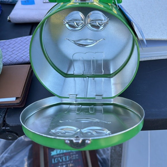 M & M Vintage Green Character Tin Lunchbox - Picture 2 of 4